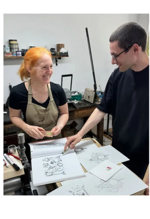 Graveurmeisterin Kirsten Lubach und ihre Passion für das alte Handwerk